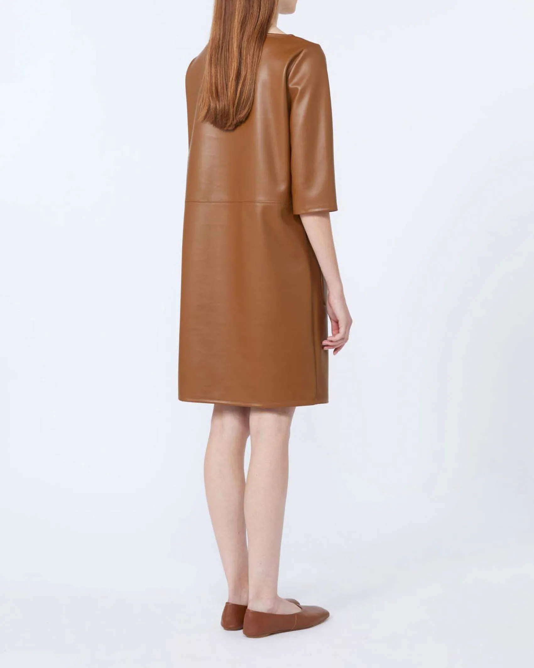 Abito corto color cuoio in jersey effetto nappa MM Max Mara con tasconi fronti e maniche tre quarti