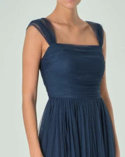 Abito lungo blu navy in tulle senza maniche e corpetto drappeggiato