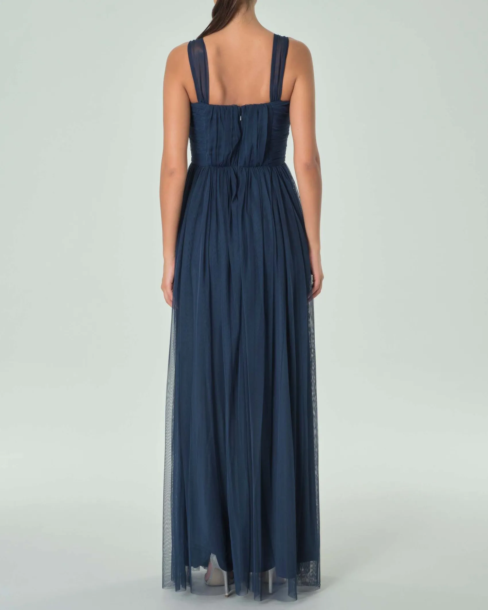 Abito lungo blu navy in tulle senza maniche e corpetto con drappeggio incrociato