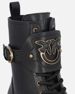 Anfibi neri Pinko in pelle modello Mia con cinturino personalizzato con logo Love Birds dorato