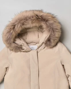 Arctic Parka Woolrich in Uraban Touch beige con cappuccio con pelliccia