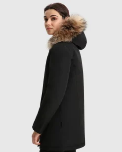 Arctic Parka Woolrich nero slim fit imbottito in piuma naturale con bordatura in pelliccia