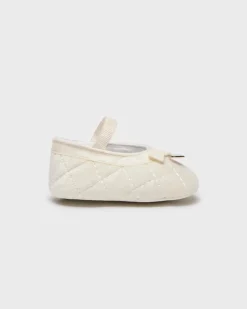 Ballerine avorio in velluto matellassé con cinturino elasticizzato