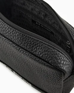 Beauty case Armani Exchange nero in similpelle martellata con logo scritta in metallo