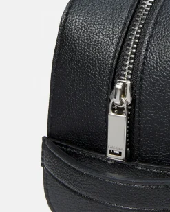 Beauty case Calvin Klein Jeans nero in similpelle martellata con logo in rilievo