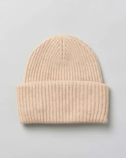 Berretto beige MC2 Saint Barth in lana e cashmere a coste con patch logo cucito sul risvolto
