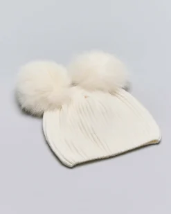Berretto bianco in misto lana e cachemire con due pompon