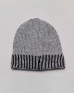 Berretto Colmar Originals grigio in maglia a coste inglesi con risvolto vanisé e logo bollo applicato