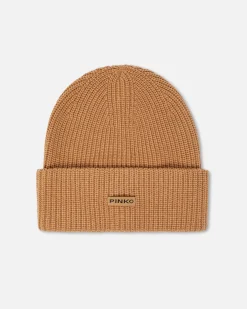 Berretto color cammello Pinko in misto viscosa a coste con etichetta logo cucita sul risvolto