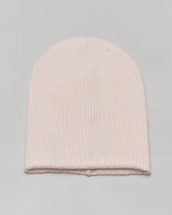 Berretto color panna in cashmere lavorato a costa inglese