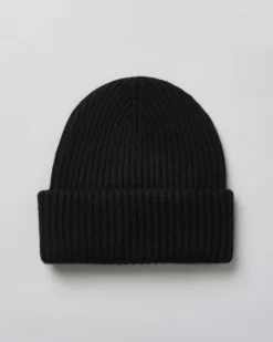 Berretto nero MC2 Saint Barth in lana e cashmere a coste con patch logo cucito sul risvolto
