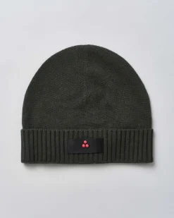 Berretto Peuterey verde militare in misto lana e cachemire con risvolto e patch porta logo