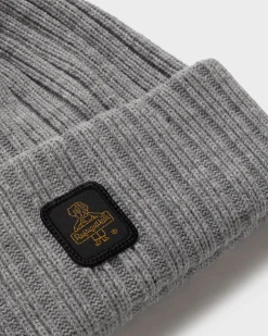 Berretto Refrigiwear grigio lavorato a coste con risvolto e patch porta logo