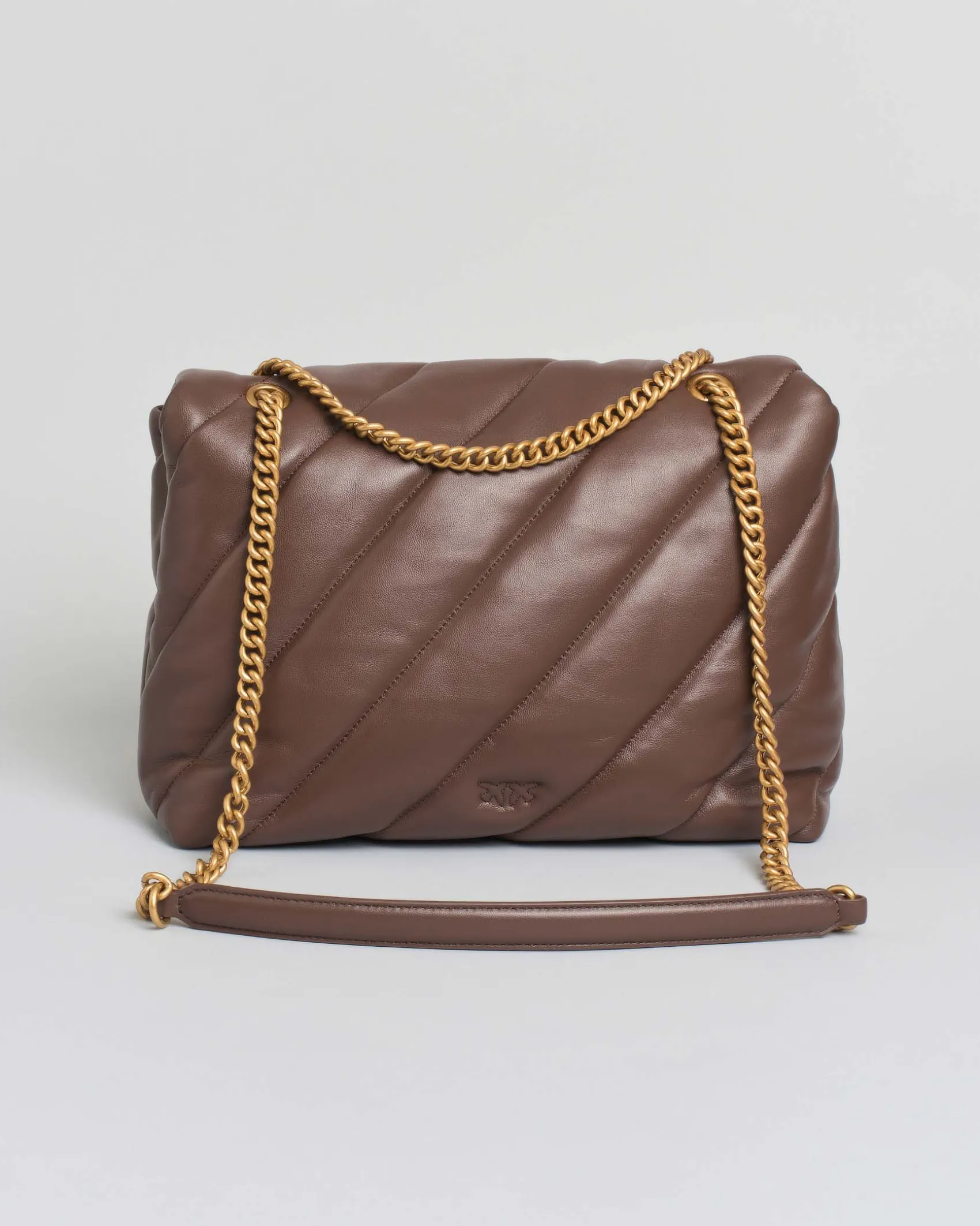 Big Love Bag Puff Maxi Quilt marrone con fibbia Love Birds e tracolla a catena dorata