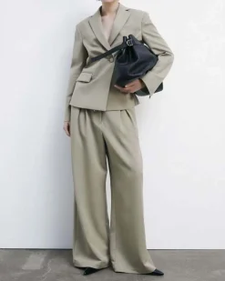 Blazer beige Patrizia Pepe in gabardina pesante di misto viscosa con chiusura un bottone laterale