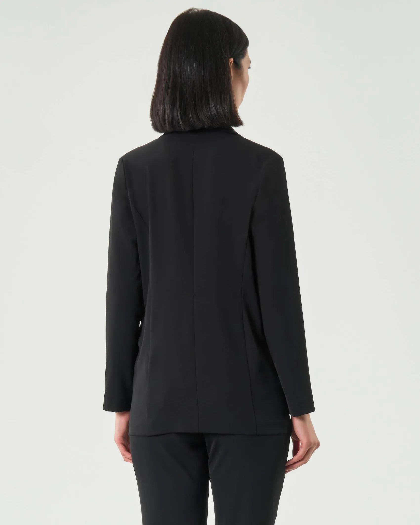 Blazer monopetto Hlo! nero in crêpe con maniche a tre quarti