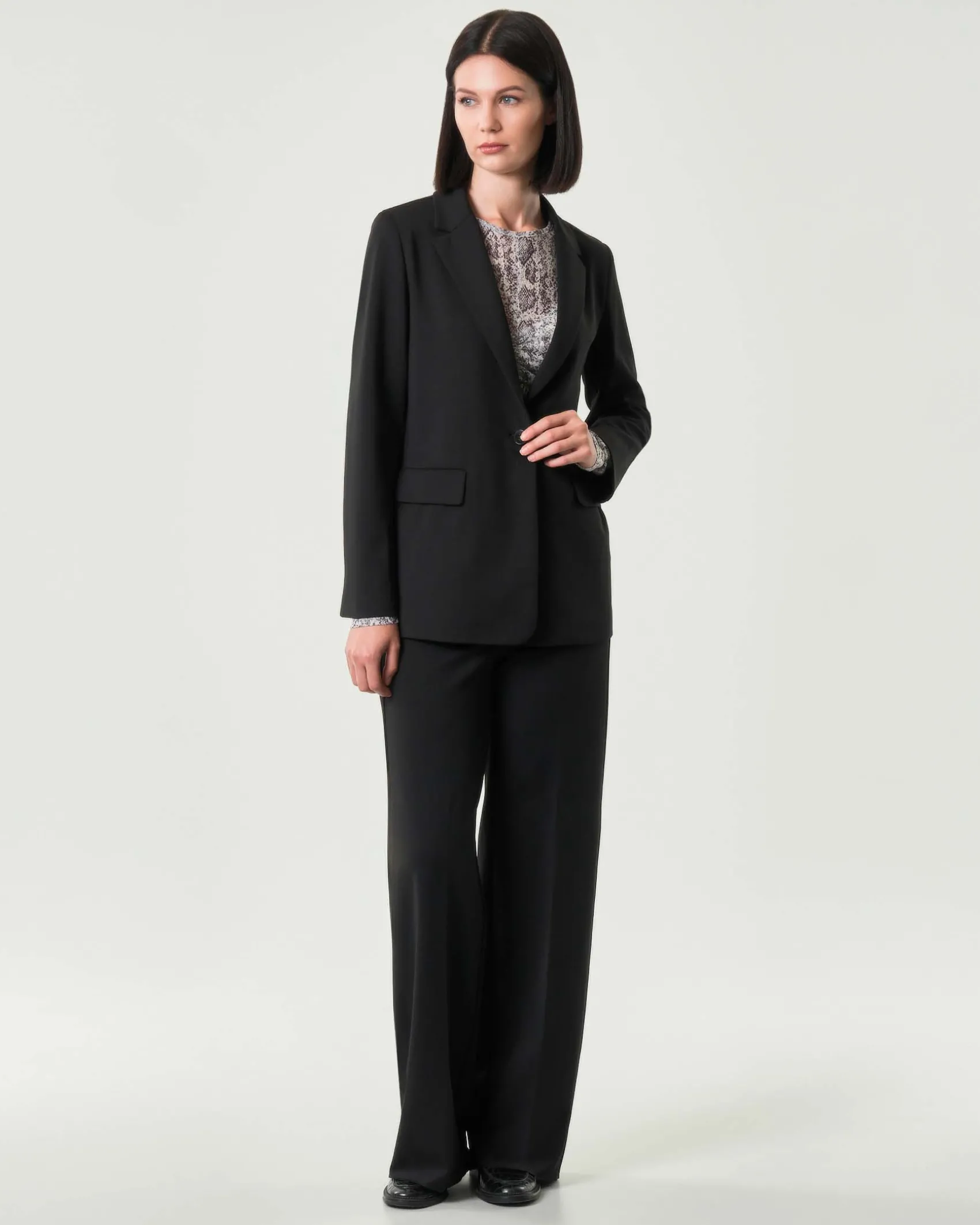 Blazer nero a un bottone Emme Marella in jersey stretch con scollo a rever