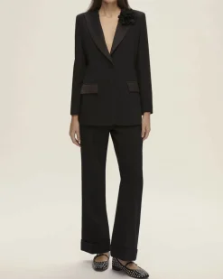Blazer nero Emme Marella in misto viscosa stretch con spilla a fiore e dettagli in satin