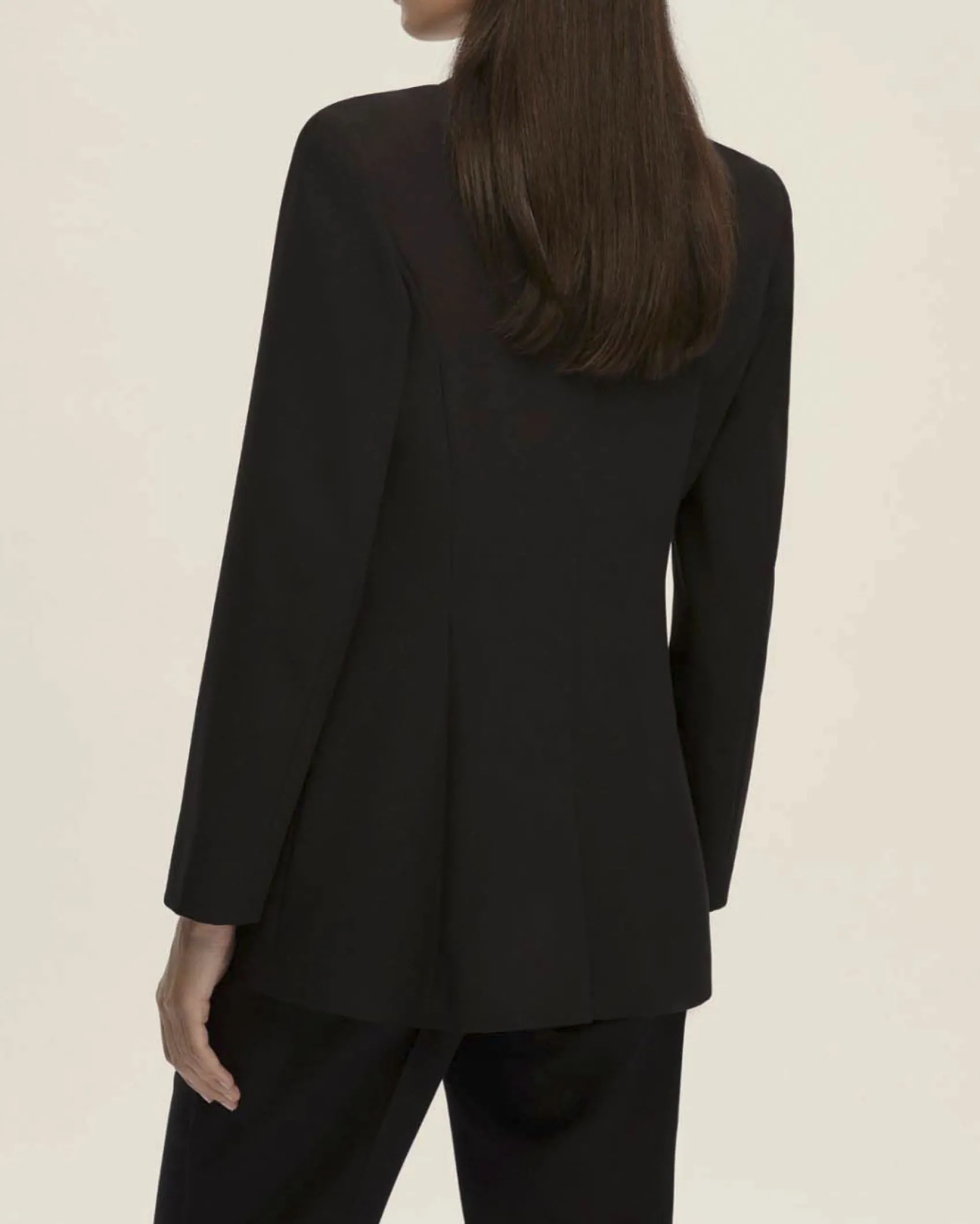 Blazer nero Emme Marella in misto viscosa stretch con spilla a fiore e dettagli in satin