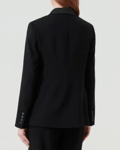 Blazer nero in crêpe envers satin doppiopetto con rever in raso