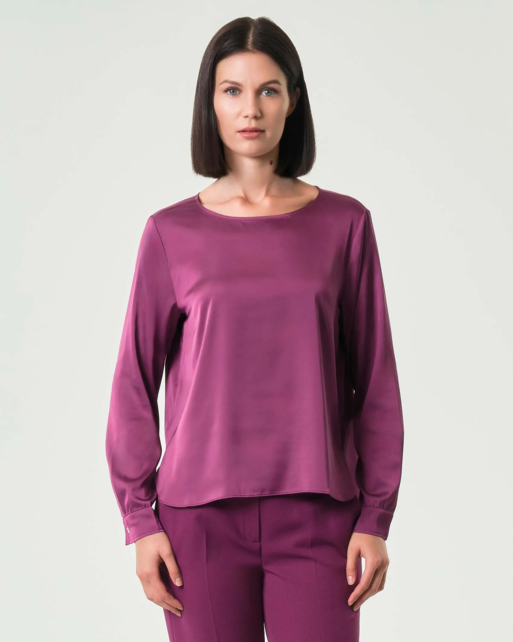 Blusa color ciclamino Emme Marella in satin stretch con scollo ampio tondo