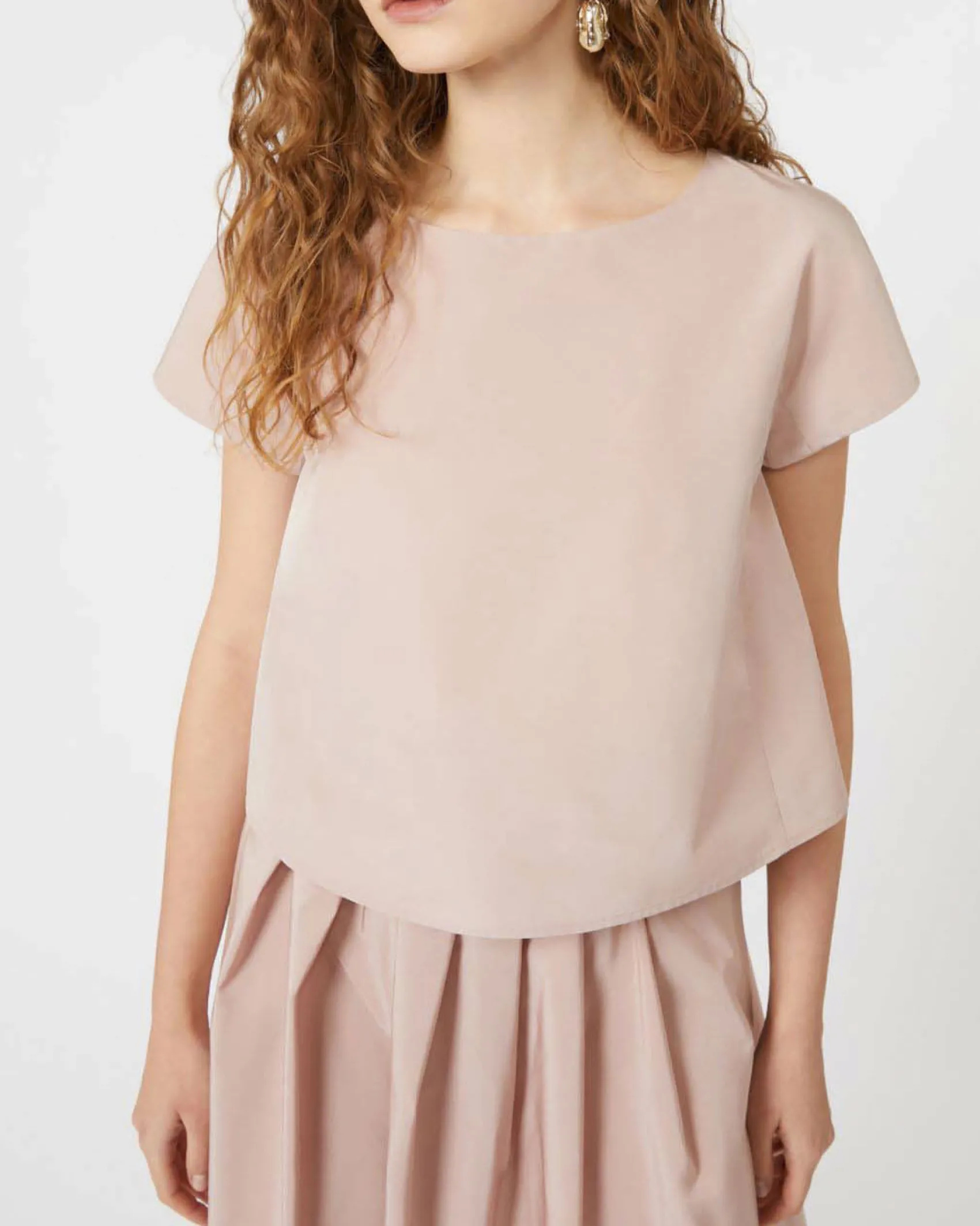 Blusa color moca Weekend Max Mara in taffertà di misto cotone con maniche corte