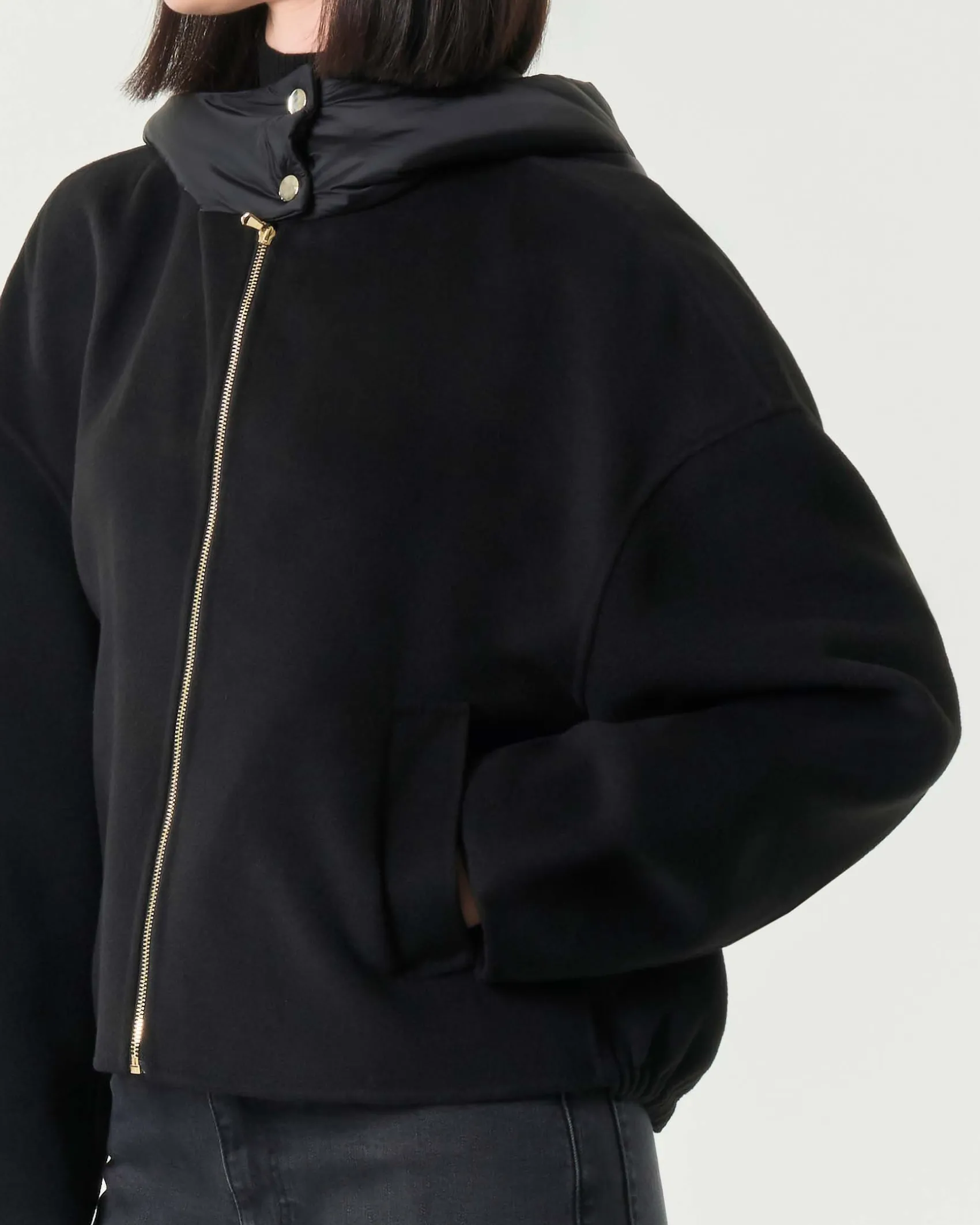 Bomber nero Emme Marella in panno doulble di misto viscosa con cappuccio imbottito in nylon