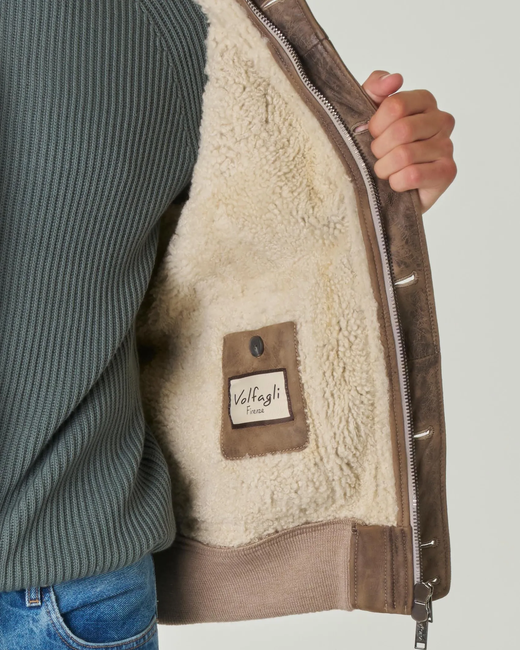 Bomber Volfagli color taupe in montone con fodera in teddy