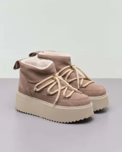 Boot Classic Low Platform beige in pelle scamociata e interno in montone con suola alta