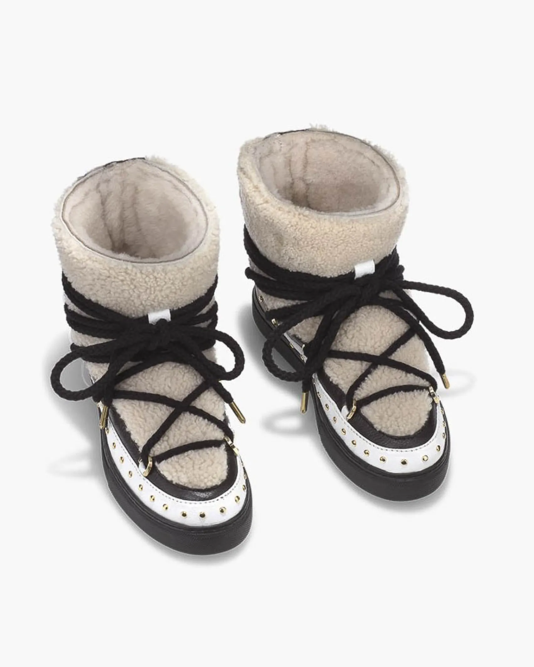 Boot Sneaker Curly Rock in pelle liscia cuoio, bianca e nera con tomaia in sheraling e borchie applicate