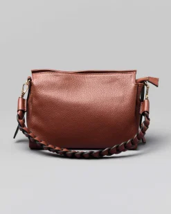 Borsa a busta color coccio in pelle martellata con spallaccio intrecciato e tracolla più lunga removibile