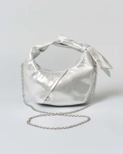 Borsa a mano Anna Cecere in similpelle effetto laminato color argento con motivo a nodo