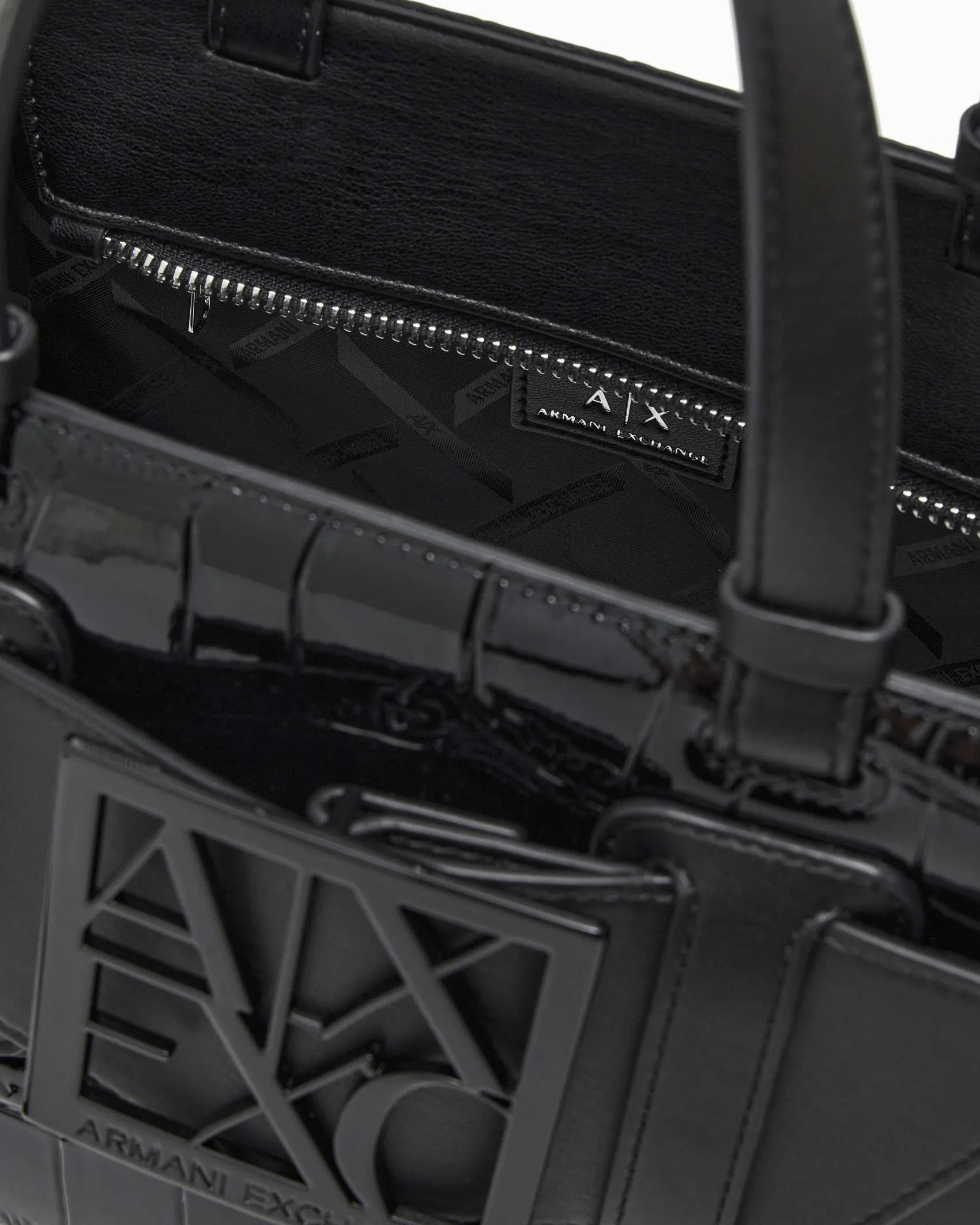 Borsa a mano Armani Exchange nera effetto coccodrillo in similpelle in rilievo