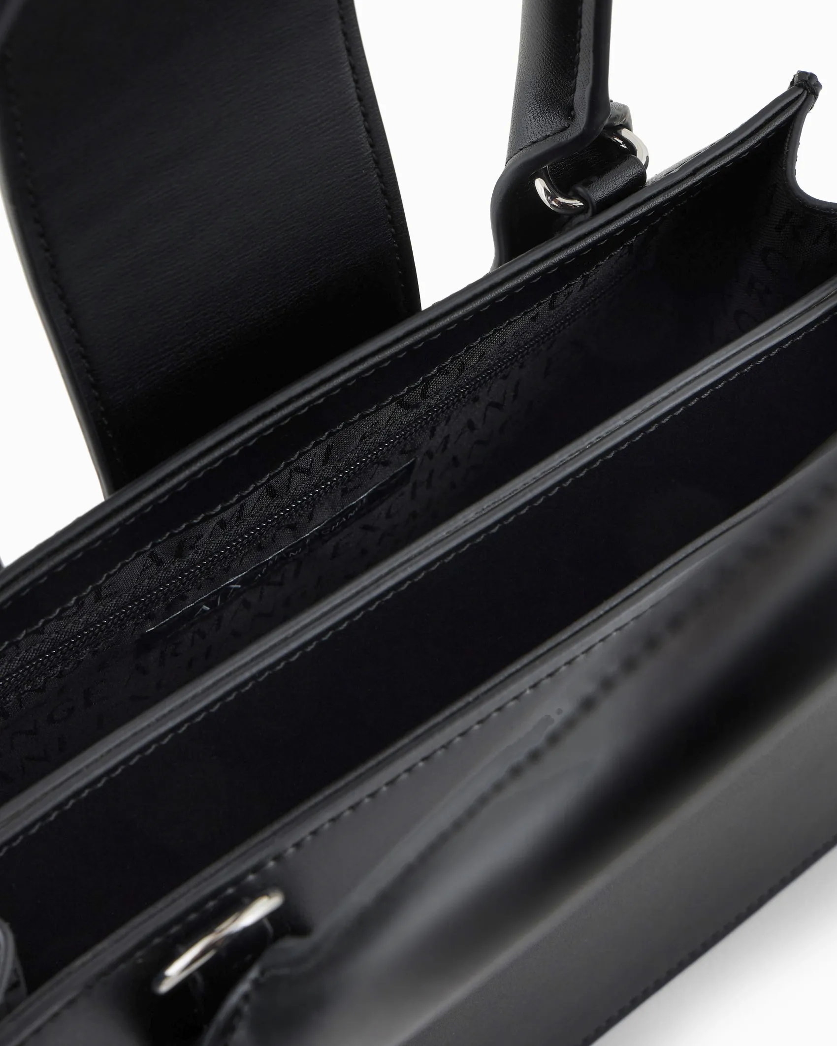 Borsa a mano Armani Exchange nera in similpelle con dettaglio logo in rilievo