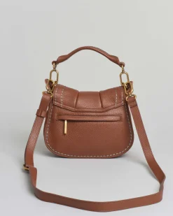Borsa a mano color cuoio Visonà misura piccola in pelle martellata con patta arricciata e inserti laterali in suede