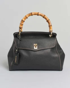 Borsa a mano nera Visonà in pelle martellata con manico in bambù e impunture a contrasto di colore