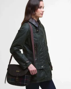Borsa a tracolla Barbour Cromarty in tartan verde e blu in misto lana con patella di chiusura in similpelle marrone