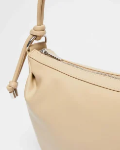 Borsa beige a mezzaluna semi-rigida in similpelle liscia MM Max Mara con tracolla regolabile