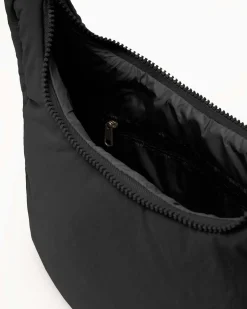 Borsa nera a mezzaluna Colmar Originals in nylon imbottito con patch logo tono su tono