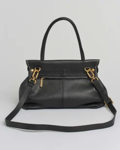 Borsa nera Visonà in pelle martellata con patta squadrata e manico tubolare