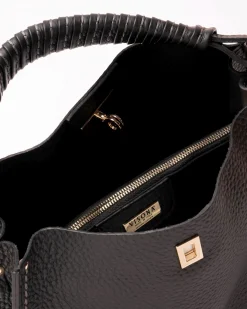 Borsa nera Visonà in pelle martellatamisura media con manico intrecciato e tracolla più lunga removibile