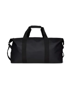 Borsa Rains Weekend Bag Large nera in tessuto impermeabile effetto gommato con tracolla removibile