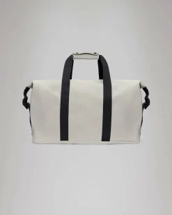 Borsa Rains Weekend Bag Rains gesso in tessuto impermeabile effetto gommato con tracolla removibile