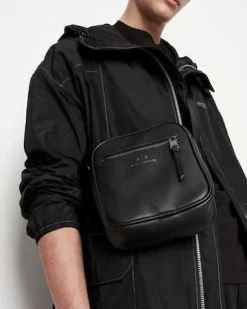 Borsa reporter Armani Exchange nera in similpelle martellata