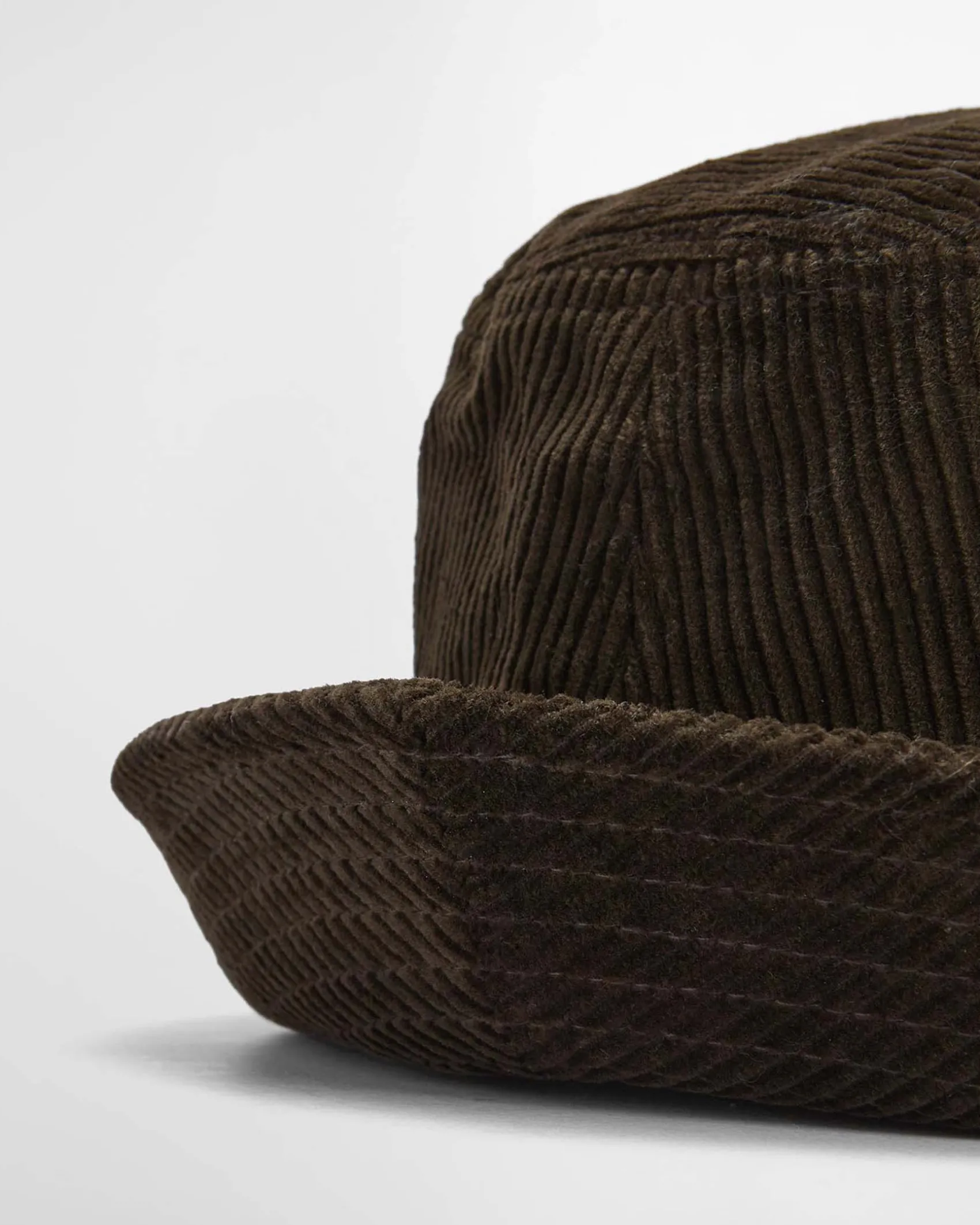 Bucket hat Ebberstone Barbour verde scuro in velluto a coste