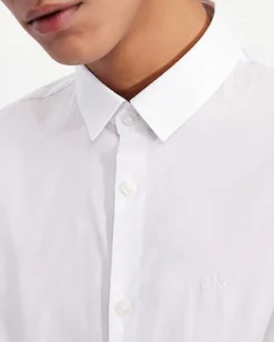 Camicia Armani Exchange bianca in popeline di cotone stretch con logo ricamato al petto