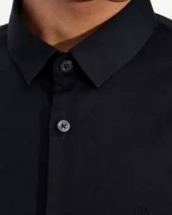 Camicia Armani Exchange blu in popeline di cotone stretch con logo ricamato al petto