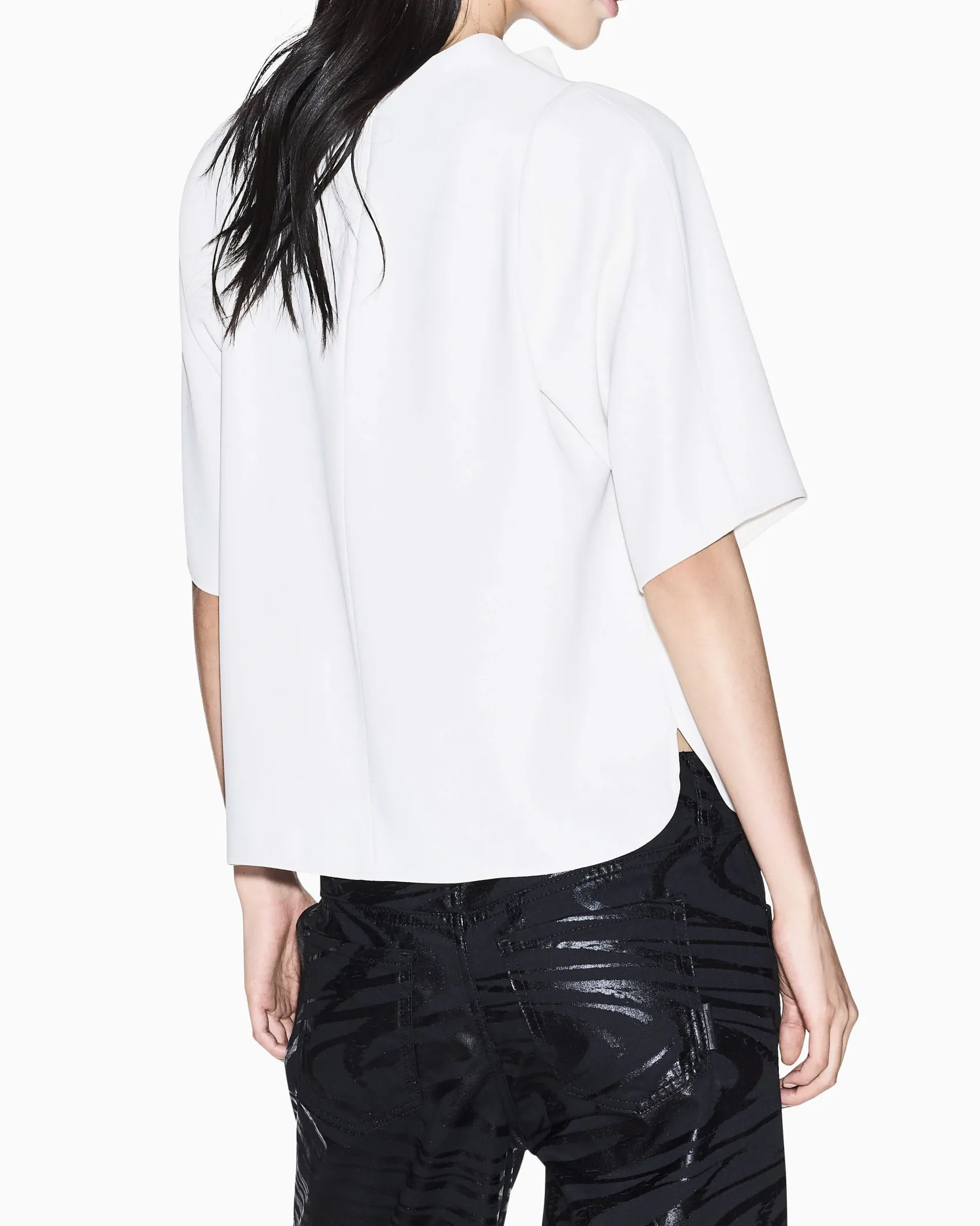 Camicia Armani Exchange bianca in tessuto con dettagli in rilievo e bottoni metallici