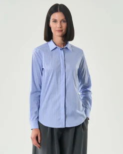 Camicia azzurra Hlo! in misto cotone stretch a righine bianche con chiusura all'inglese