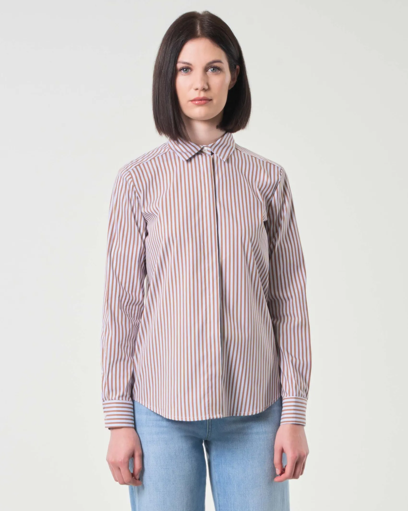 Camicia azzurra in cotone stretch a righe marroni